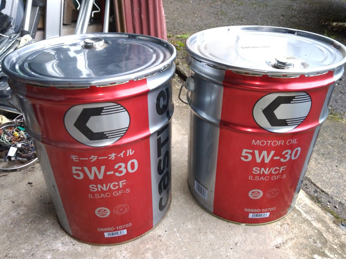 Toyota Genuine Castle Engine Oil 5W-30 SN/CF 20L 2-can set (empty cans))