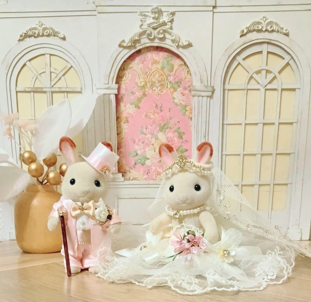 Sylvanian Families Gold Flower Wedding Dress Set (Figurines Not Included)
