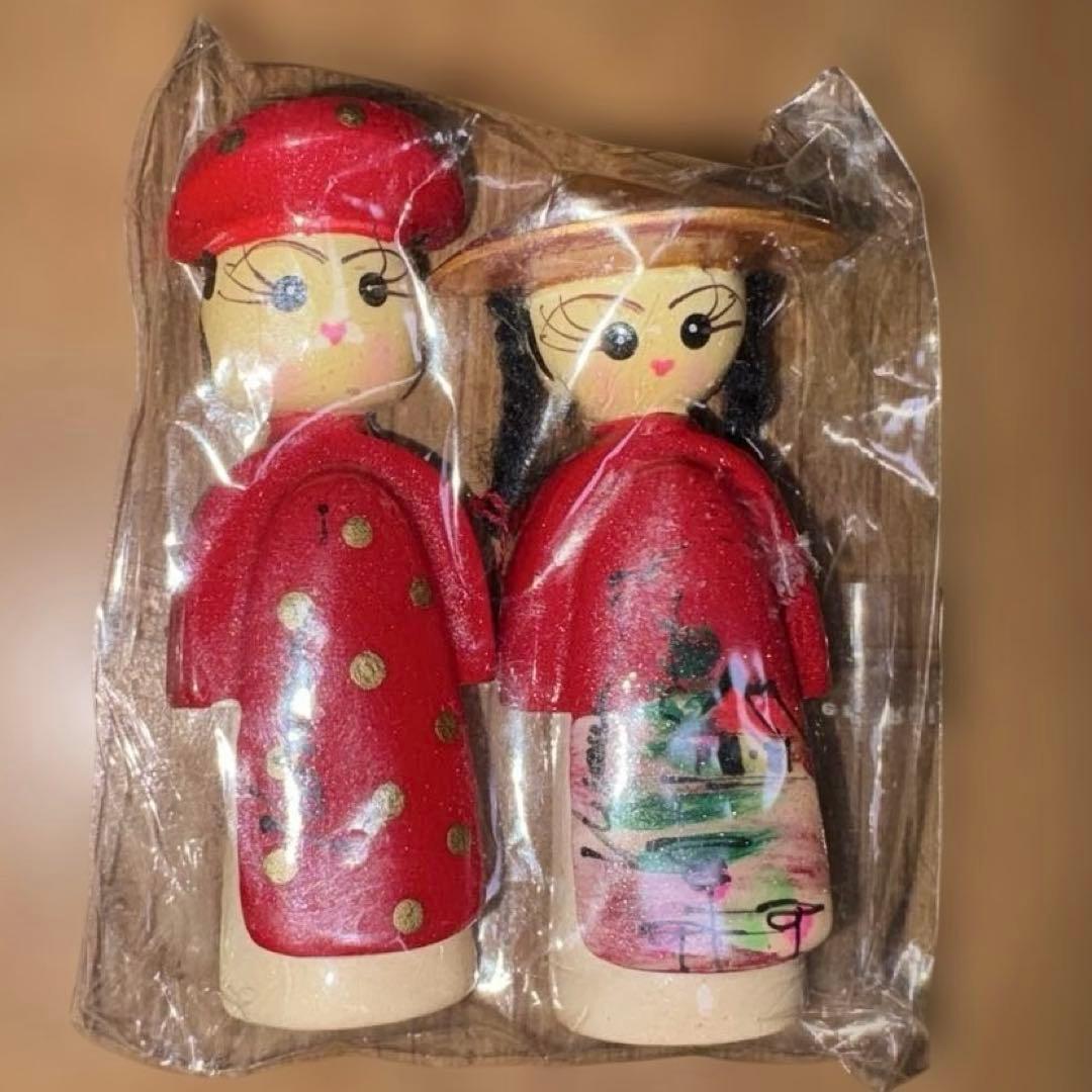 Vietnam Ao Dai Man and Woman Figurine Magnet 2-Piece Set
