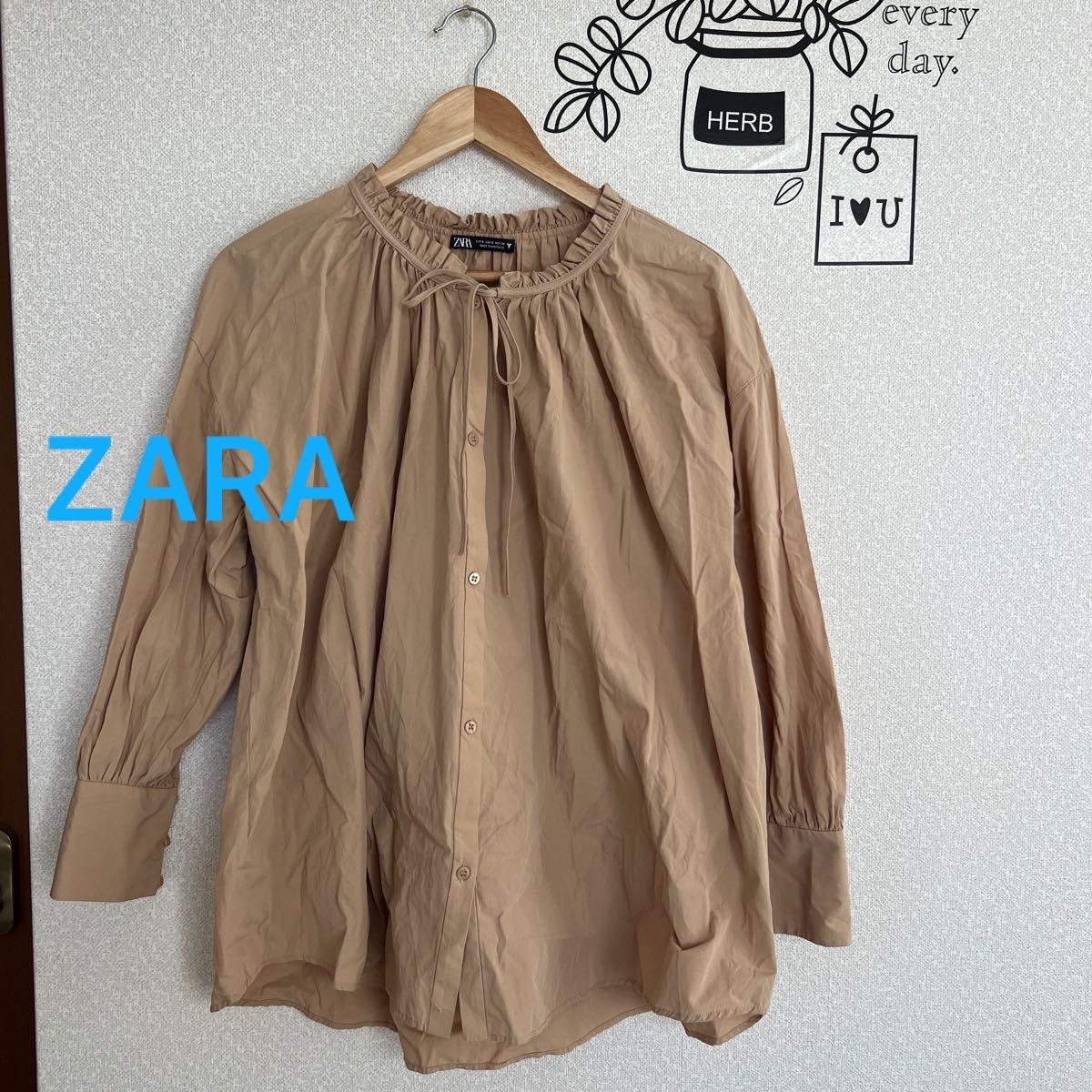 ZARA Zara 长袖衬衫 米色 褶皱领