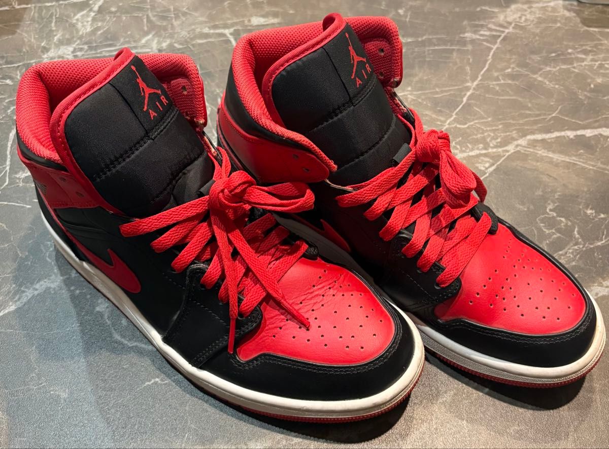 NIKE AIR JORDAN 1 MID Bred 耐克 Air Jordan 1 Mid 黑红配色
