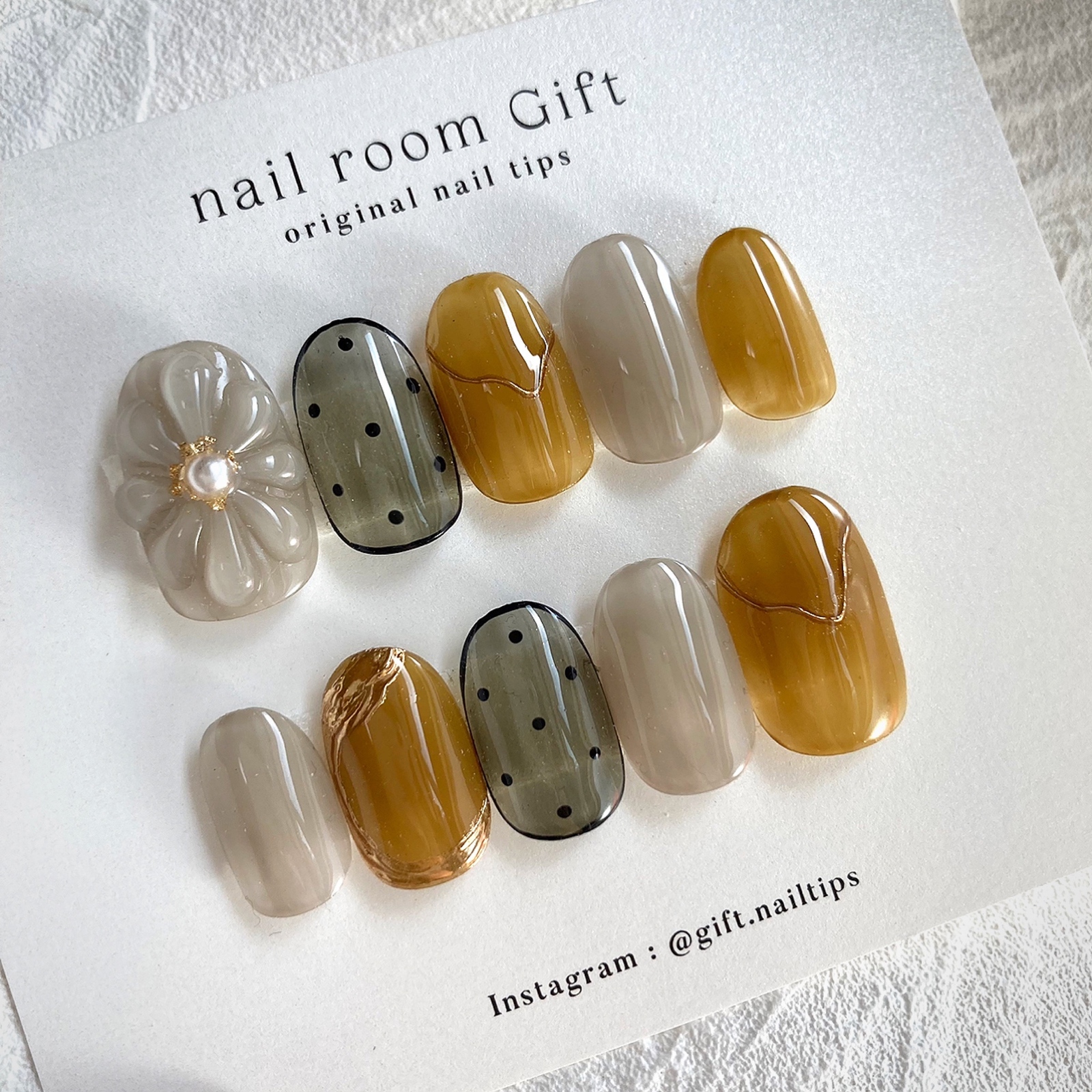 🌼*・Sheer Dot Mustard Nails ♡ Plump Flower Nuance Sheer Dot Nail, Dot Nail, Trendy Nail, Nail Tips, Flower Nail, Flower Nail Tips, Autumn Nail
