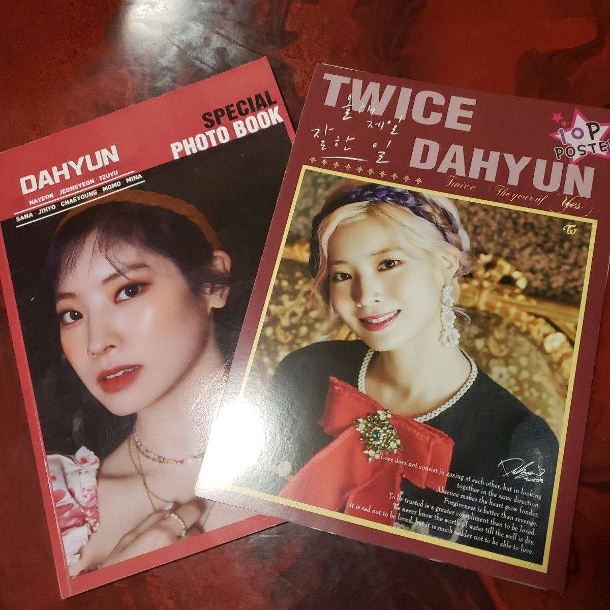 TWICE 丁恩妃 特别写真集+海报10张套装！