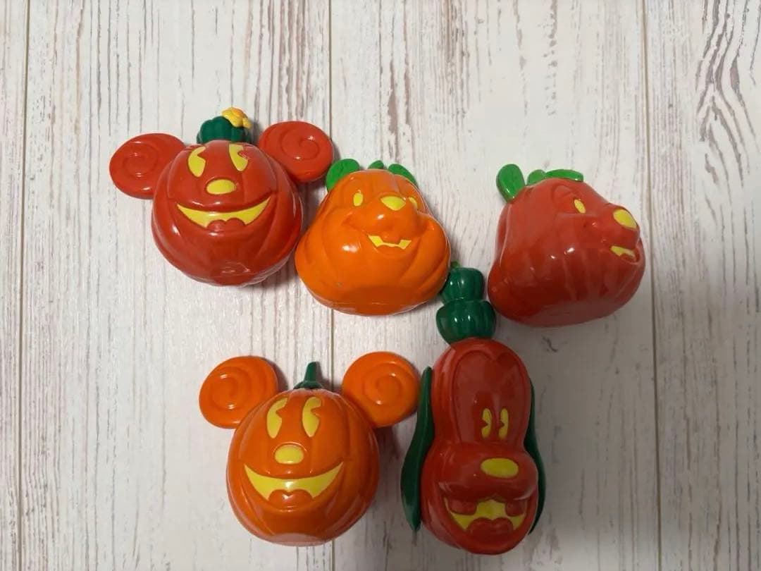 Disney Halloween Mickey Pumpkin Figurine Ornament