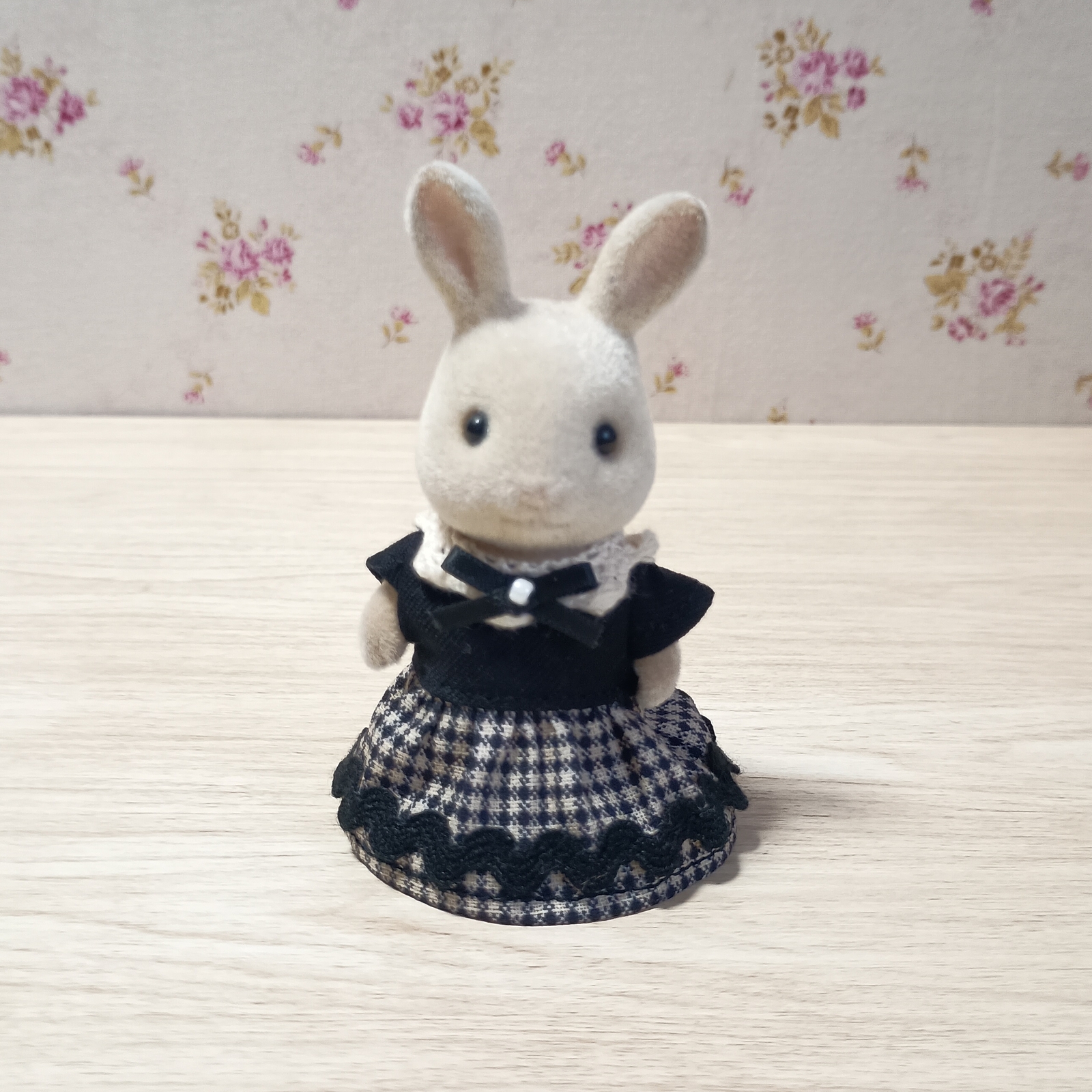 森贝儿家族 玩偶服装 换装 黑色 格纹连衣裙 女童服饰