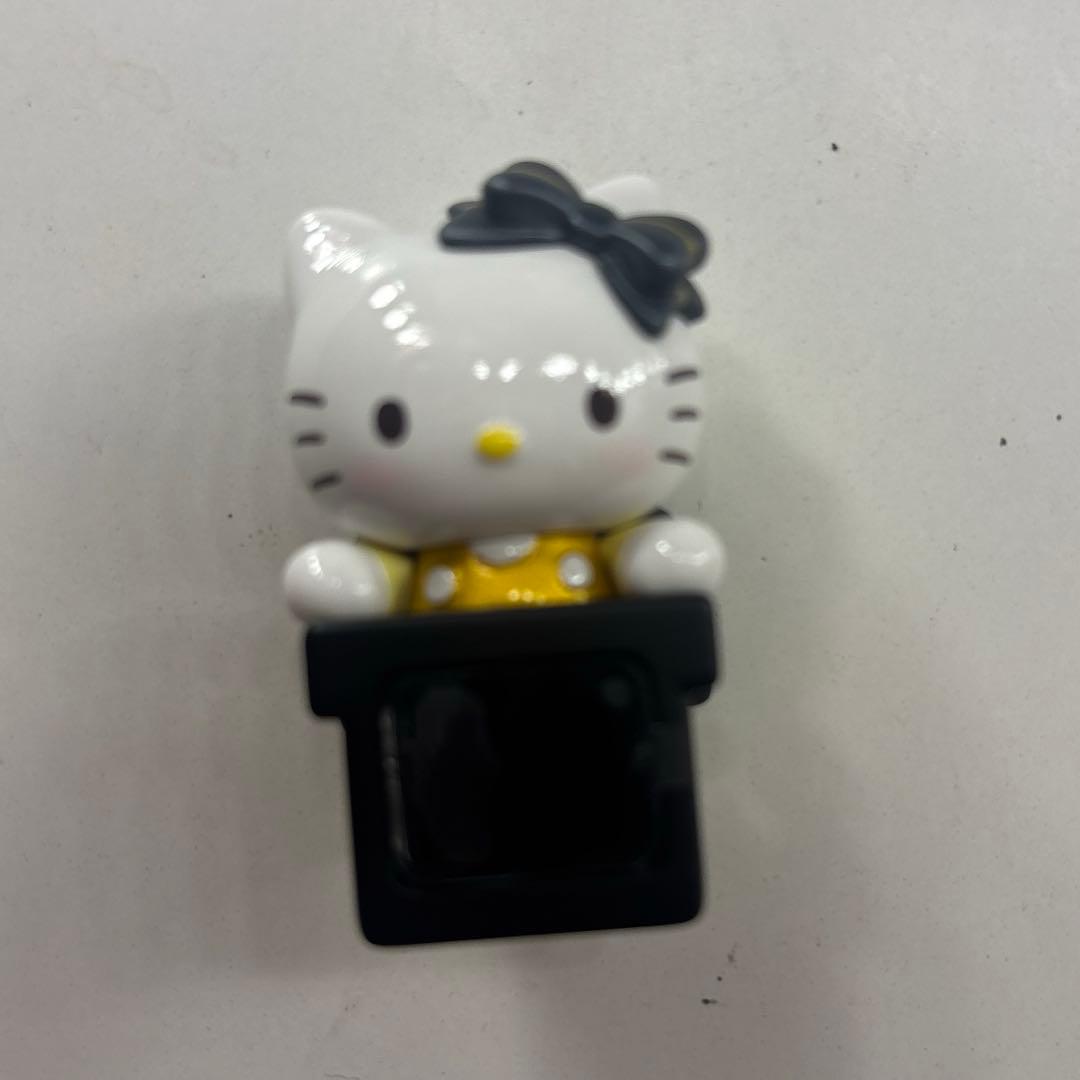 Secret Hello Kitty Hipperz Figure