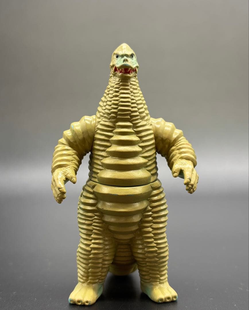 Red King Mini Figure, Height Approximately 9cm, Ultraman Kaiju