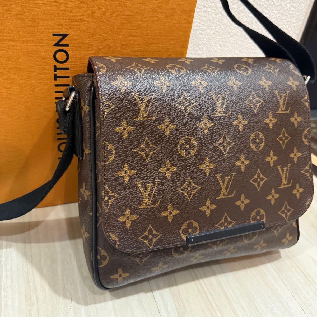 Excellent condition】Louis Vuitton shoulder bag, Macassar District PM