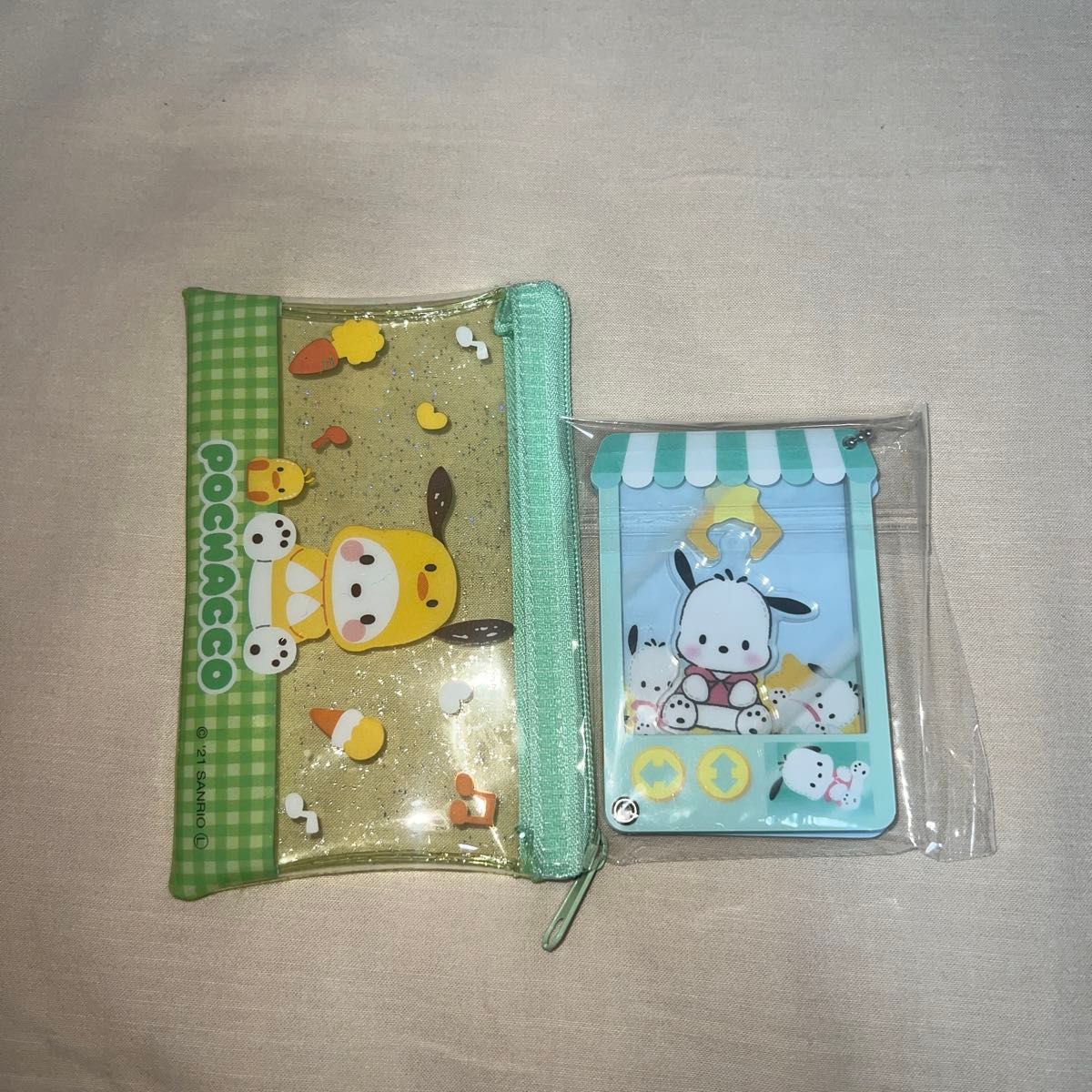 Sanrio Pochacco Clear Pouch & Claw Machine Style Keychain 2-Piece Set