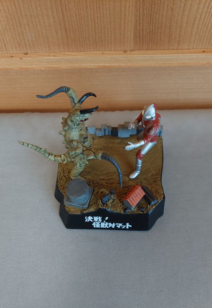 決戦!怪獣対マット ウルトラマン フィギュア