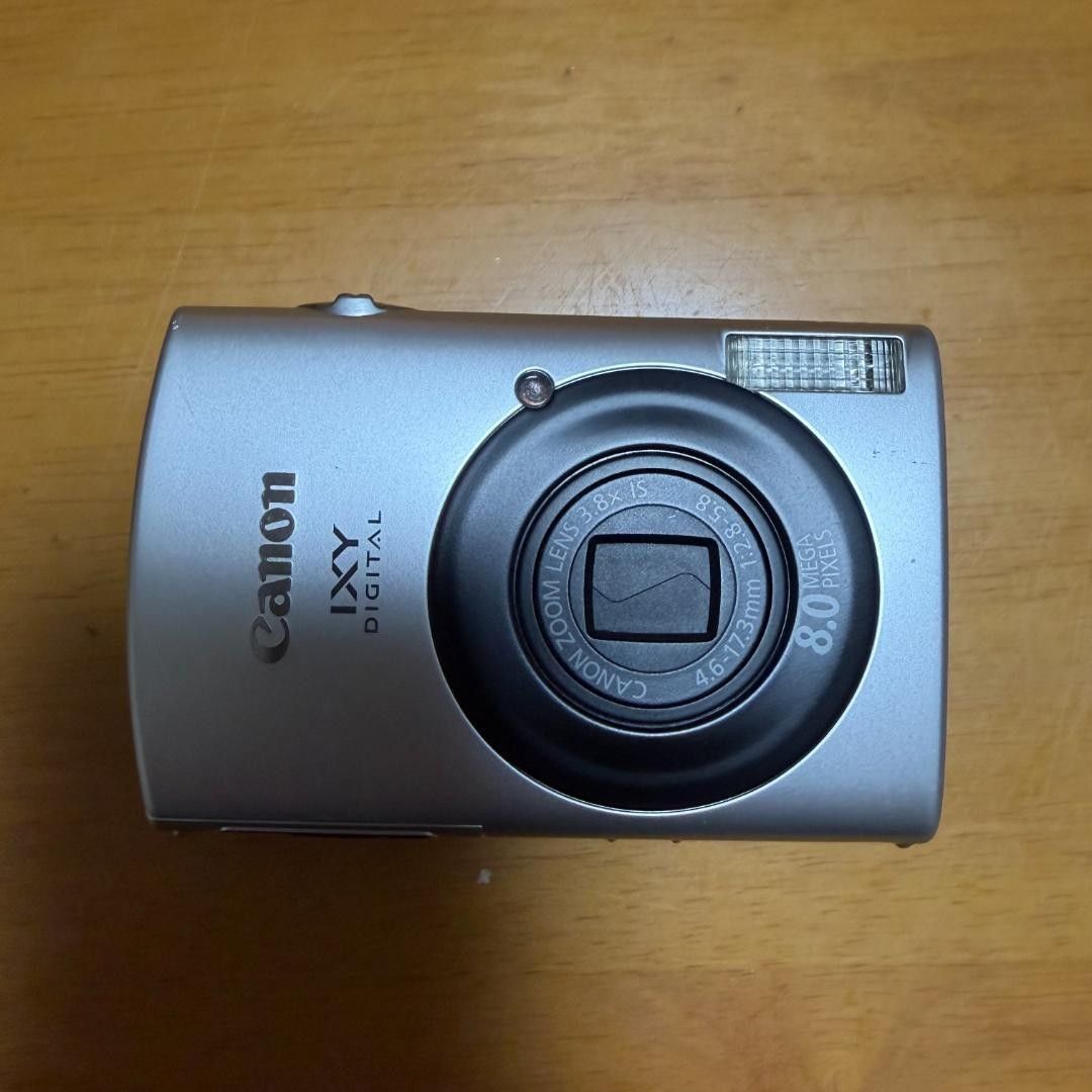 Canon IXY DIGITAL 910 IS (with box, pouch, and SD card)
