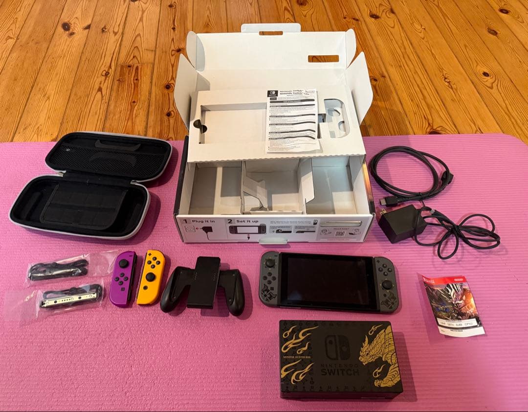 Nintendo Switch 怪物猎人崛起限定版 含包装盒及赠品