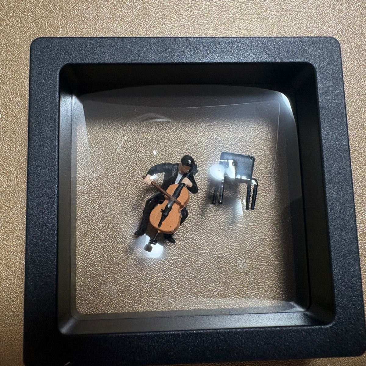 Cellist Figure Miniature for Diorama 1/64 Scale