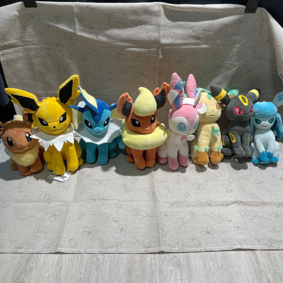 宝可梦毛绒玩具 比克提尼 8只 整套出售 伊布 雷电兽 增压器 尼菲亚 莉芙莉 布拉奇 黑暗幽灵