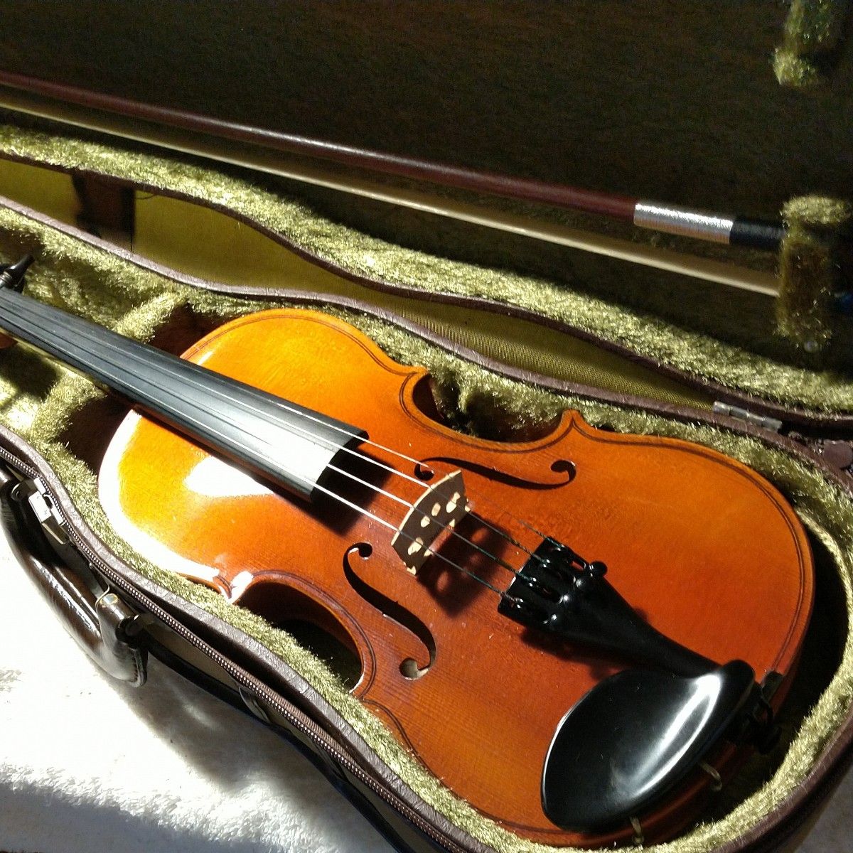 Roderich Paesold(罗德里希·佩索尔特)1/2 小提琴,配杉藤弓。弦乐器,1989年制造。适合独奏会使用