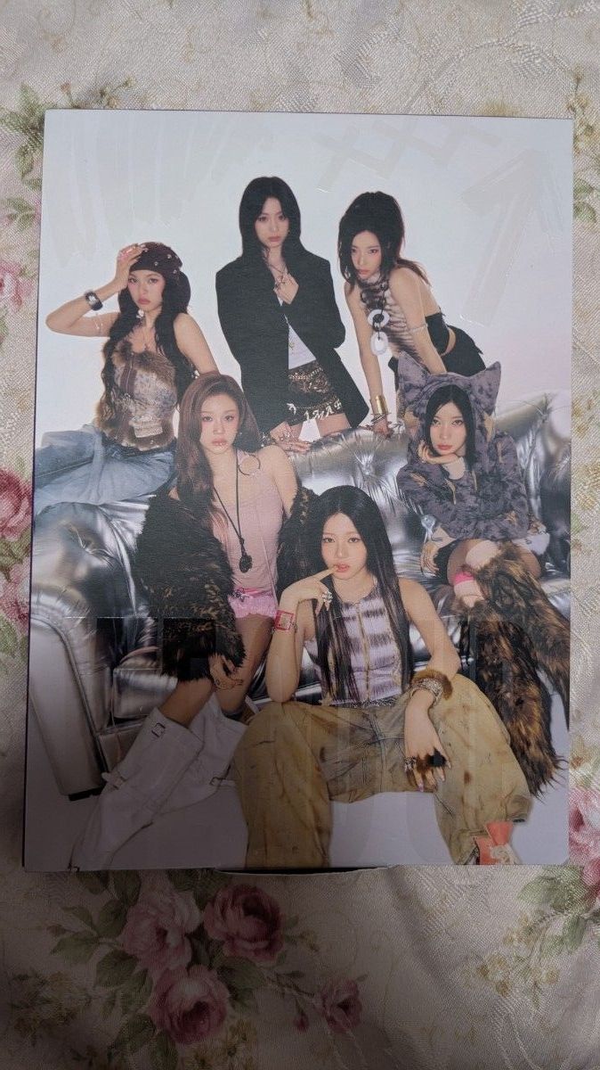 BABYMONSTER WE GO UP 明信片版. CD (*^^*)