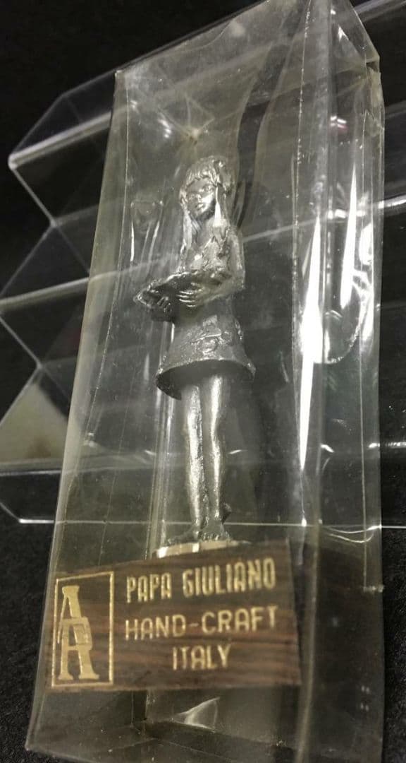 PAPA GIULIANO Italian-made Decorative Ornament for Interior