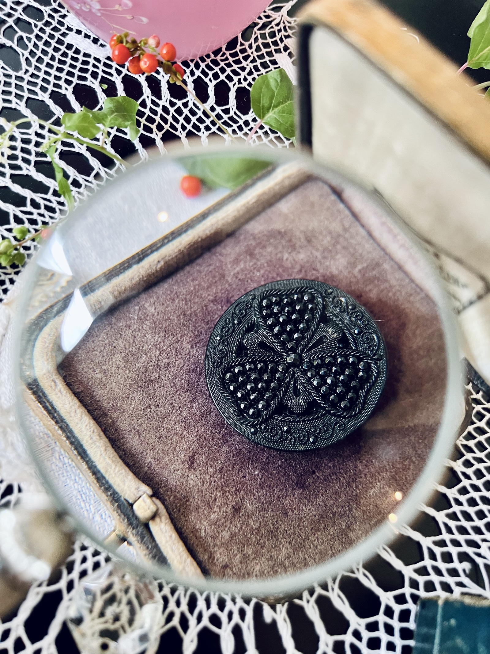英国代购♪ 古董【超大号】黑色玻璃制纽扣 三叶草&花朵图案 直径32毫米