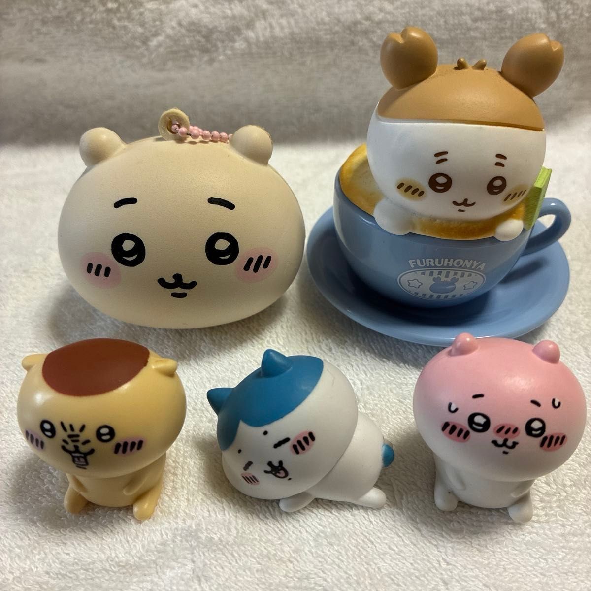 Chiikawa Mini Figure Squishy Keychain Set - Chiikawa Hachiware, Kurimanju, and Kani-chan