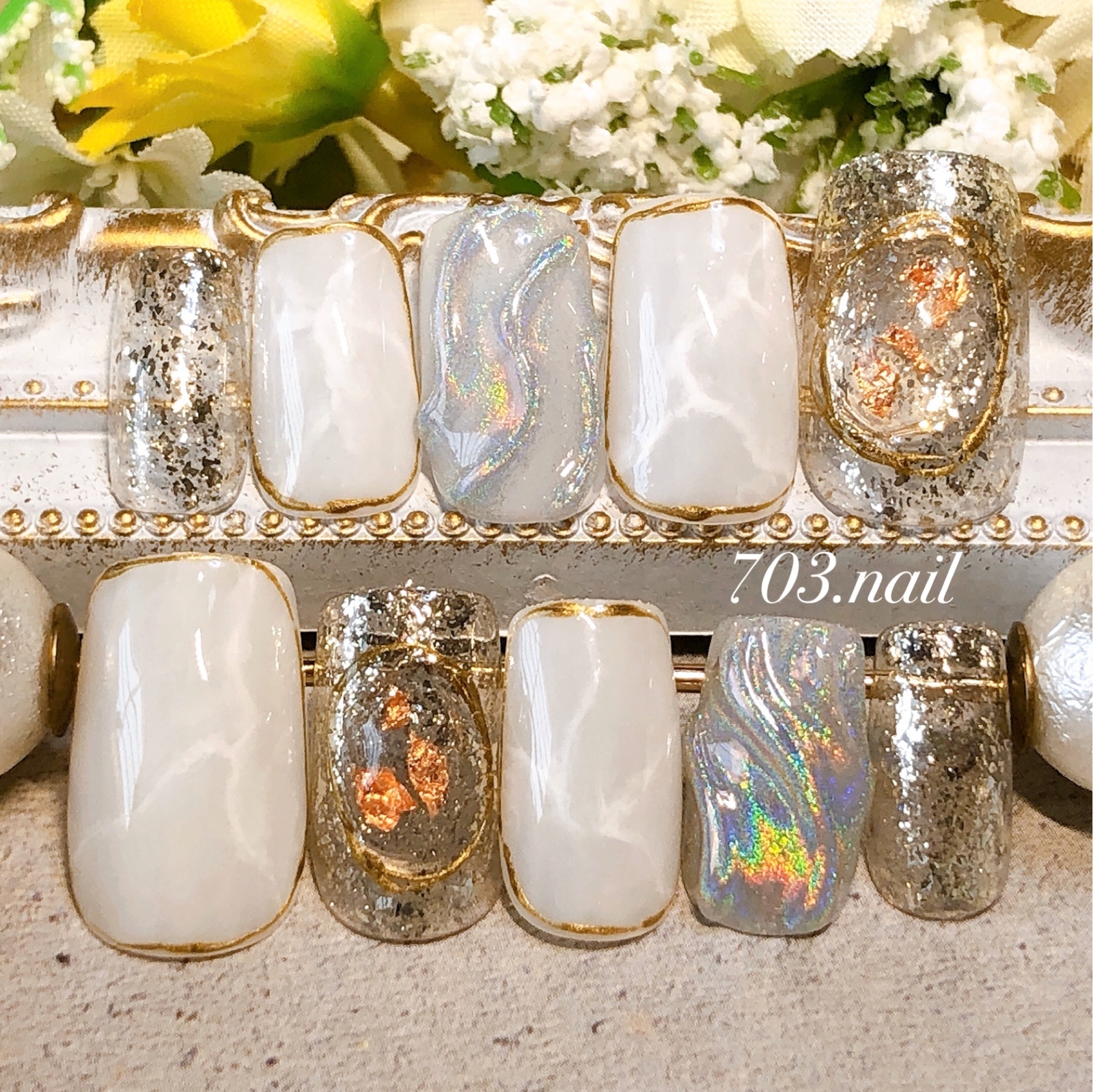Luxurious nail tips! White marble nails