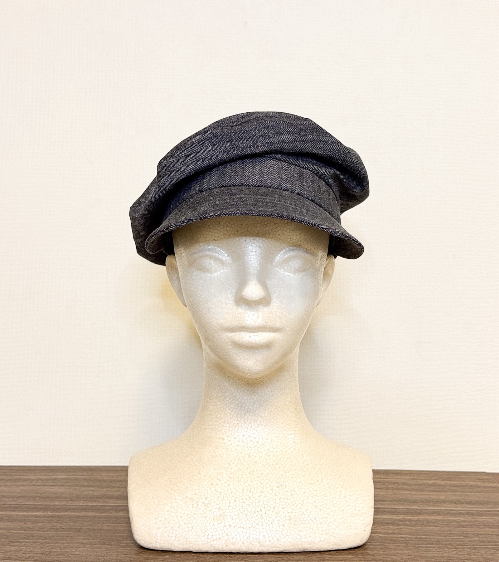 新品‼️ 形状优美的平顶帽 灰色牛仔布