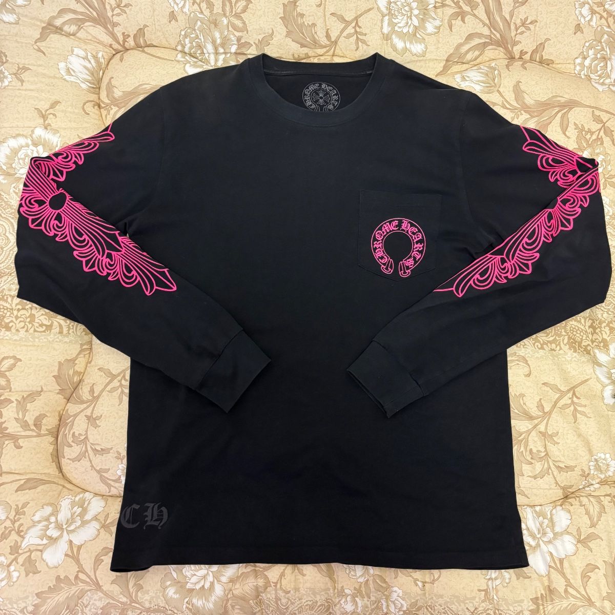 【入手困難】【極美品】chrome hearts 長袖Tシャツ　M  ブラック&ピンク