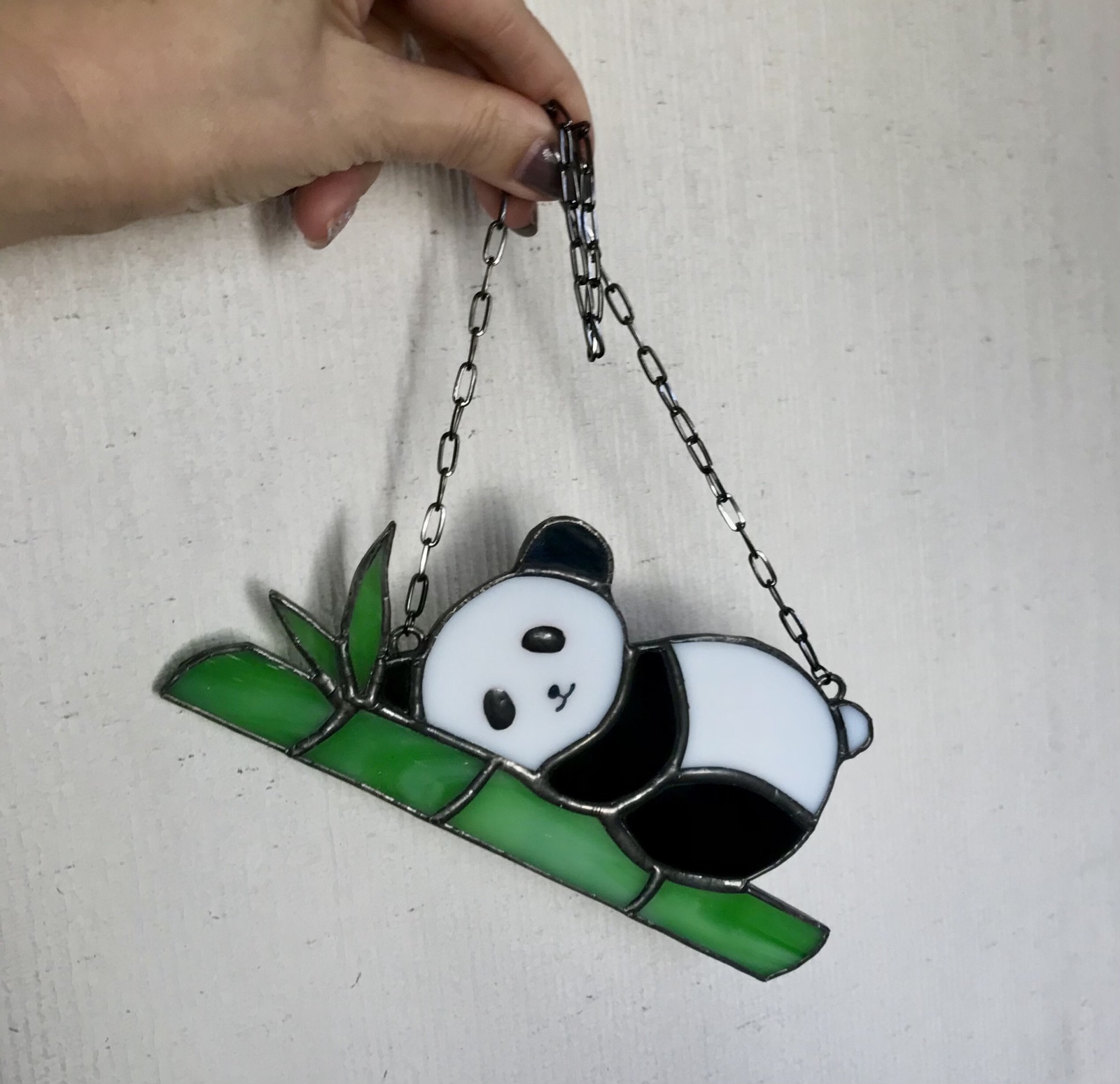 彩色玻璃悬挂熊猫