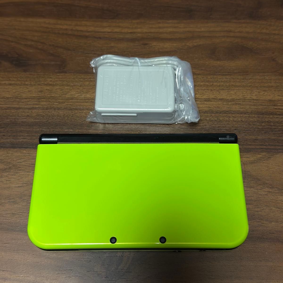 全新任天堂3DS LL 青柠色×黑色 主机 含充电器