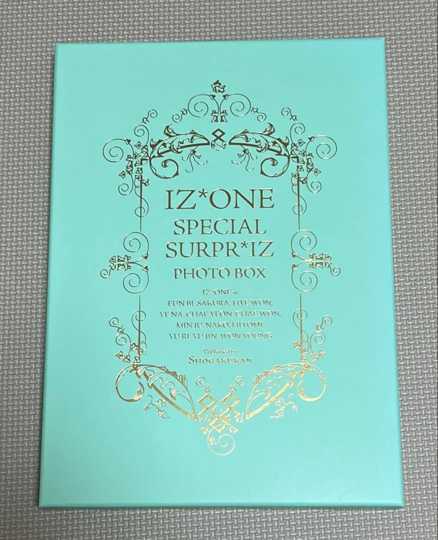 IZONE SPECIAL SURPR * IZ PHOTO BOX