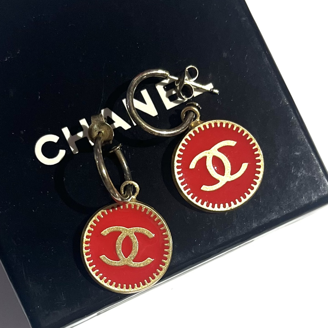 SALE 【 CHANEL 】摇摆的Coco标志1612★ VINTAGE 香奈儿金色耳钉 COCO 复古耳环 古董 法国 礼物 japanused 古董 男士