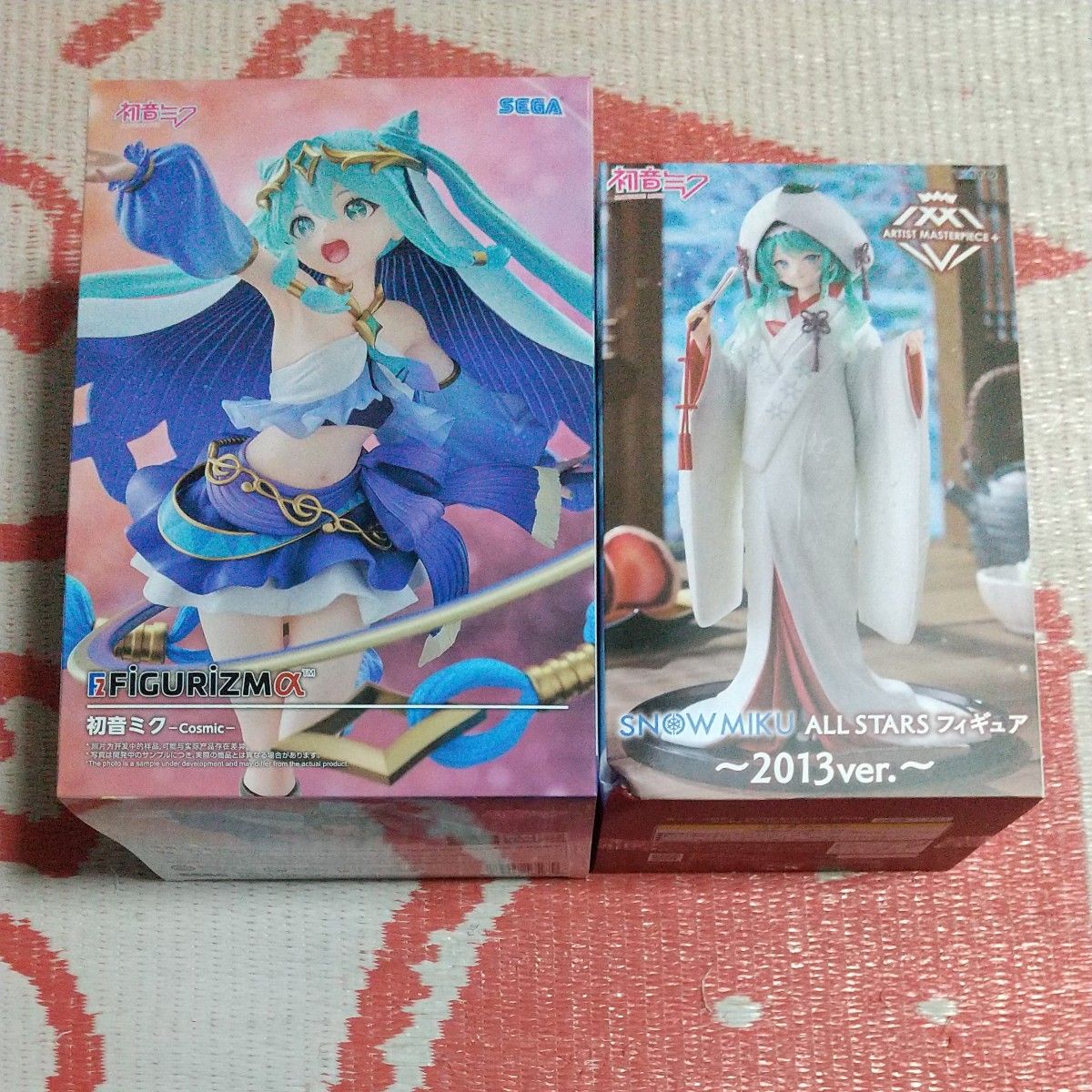 初音未来 手办 2种套装 FIGURIZMα Cosmic & AMP+ 雪未来 2013版本
