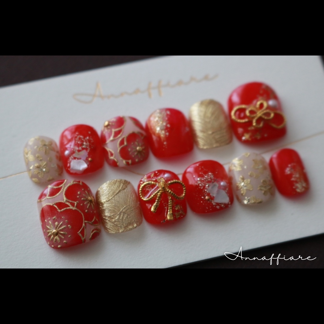 [1 item only, sold as-is, ships immediately] Short size M, reassuring 12-piece set | Red plum-pattern nail tips | Shell and bow tie design Annaffiare