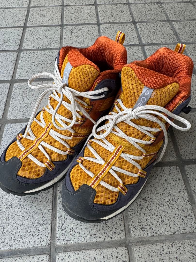 Columbia登山鞋YL7463 23.5厘米