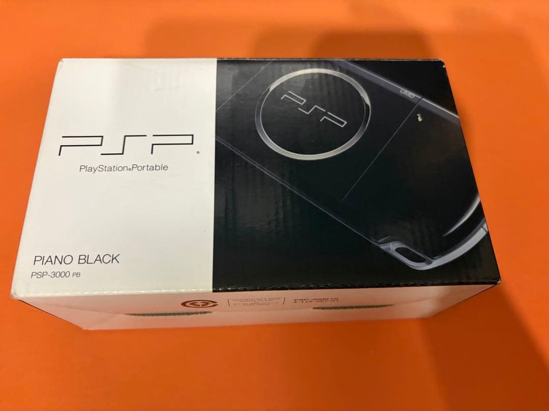 附带PSP-3000钢琴黑色本体箱的存储卡
