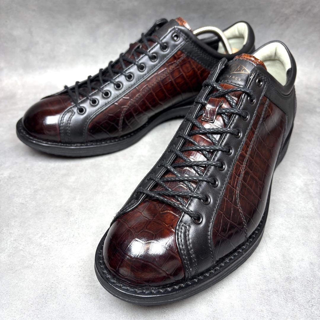 Unused-condition REGAL STANDARDS leather sneakers, model 66CR, with crocodile-pattern embossing.