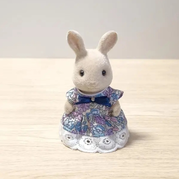 森贝儿家族 娃娃服装 换装 花卉图案 连衣裙 女童服饰