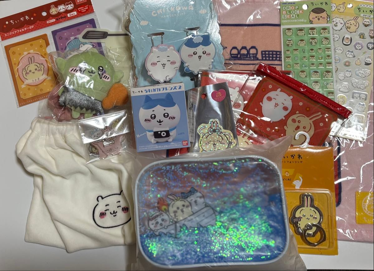Chiikawa merchandise bundle sale: plush toys, keychain mascots, stickers, pouches, and more—price reduced!