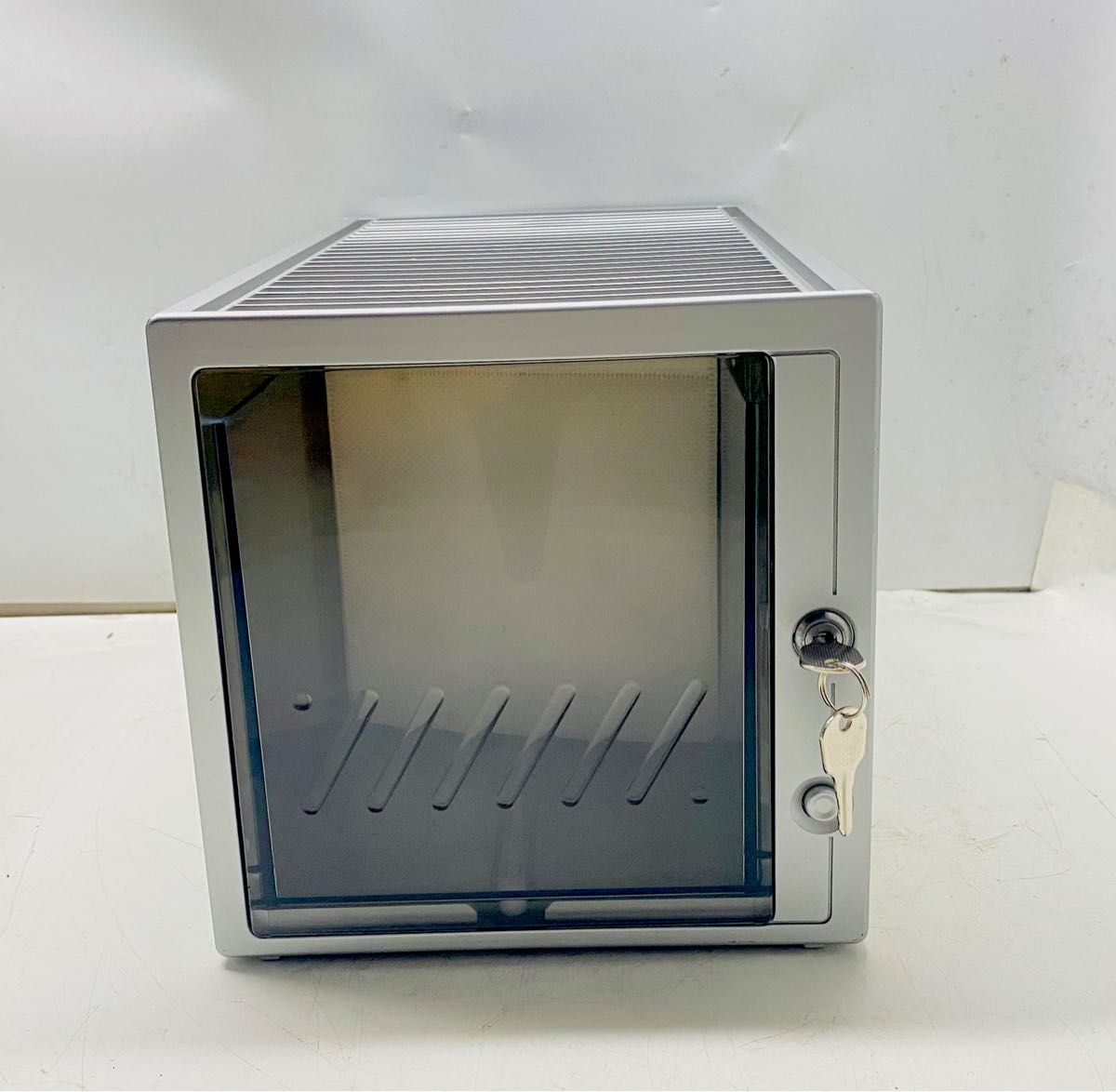 89085-2 鍵付き CD/DVD収納ケース シルバー メディアケース 収納ボックス 50枚以上収納可能