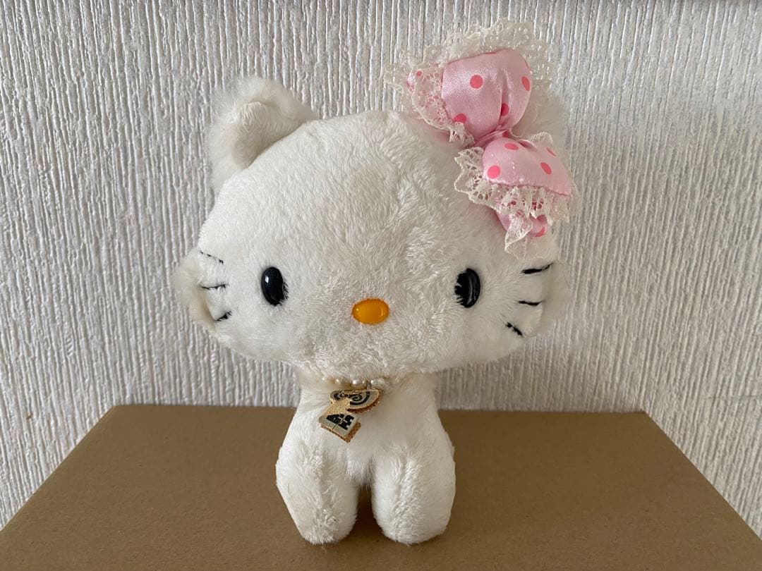 Charmmy Kitty 毛绒玩具 蕾丝蝴蝶结 珍珠饰品