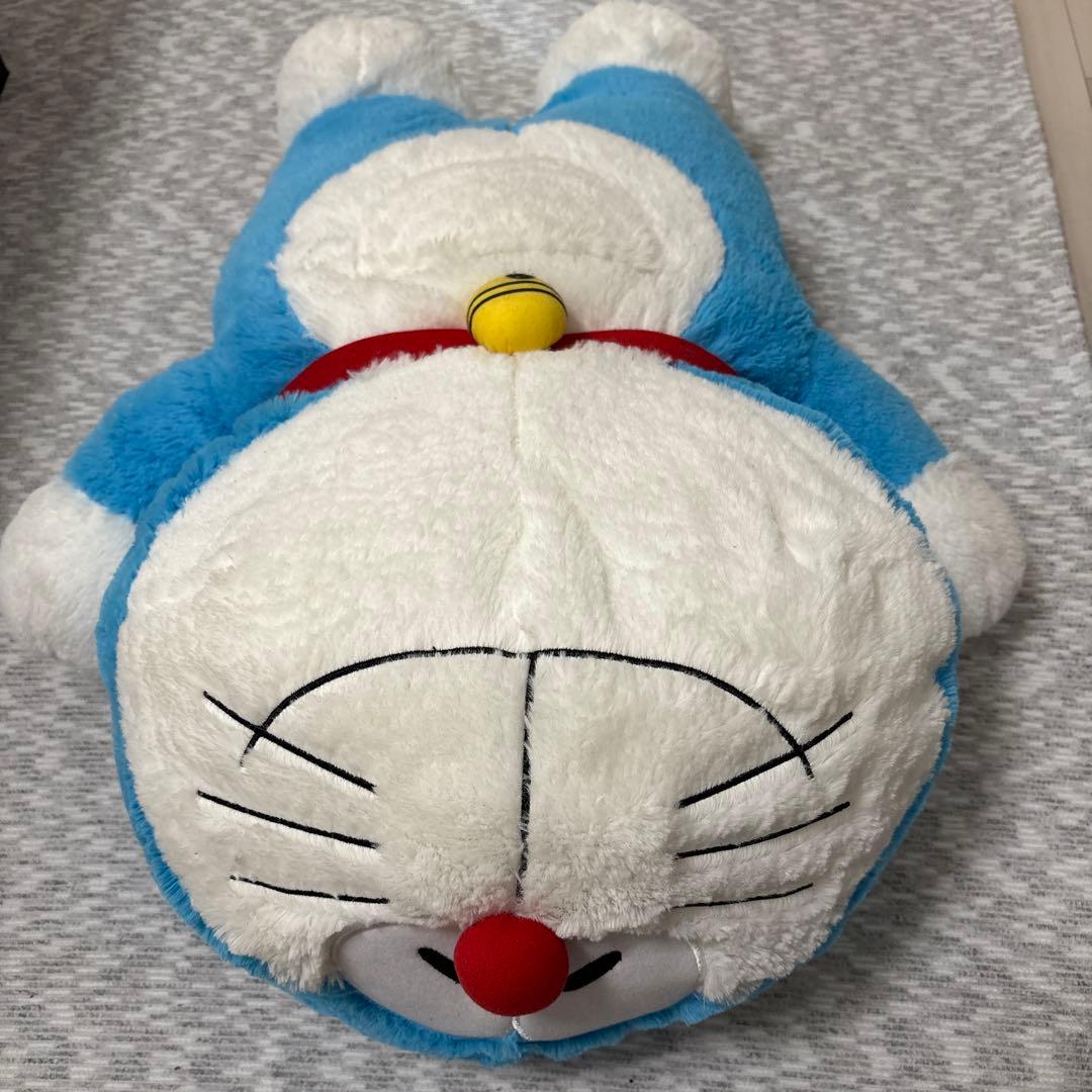 哆啦A梦 躺着抱枕