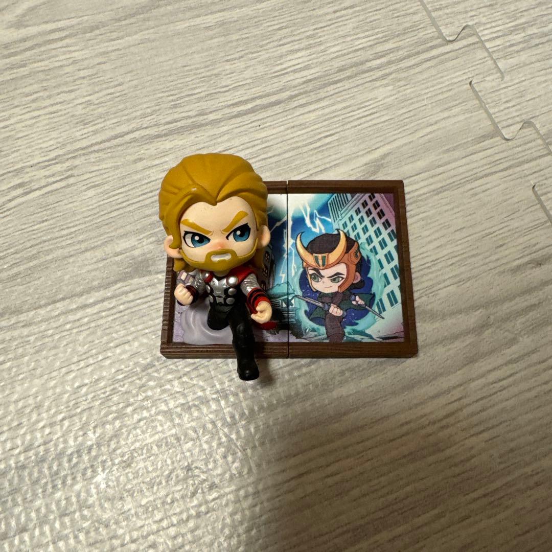 MARVEL Loki Figure Diorama Style