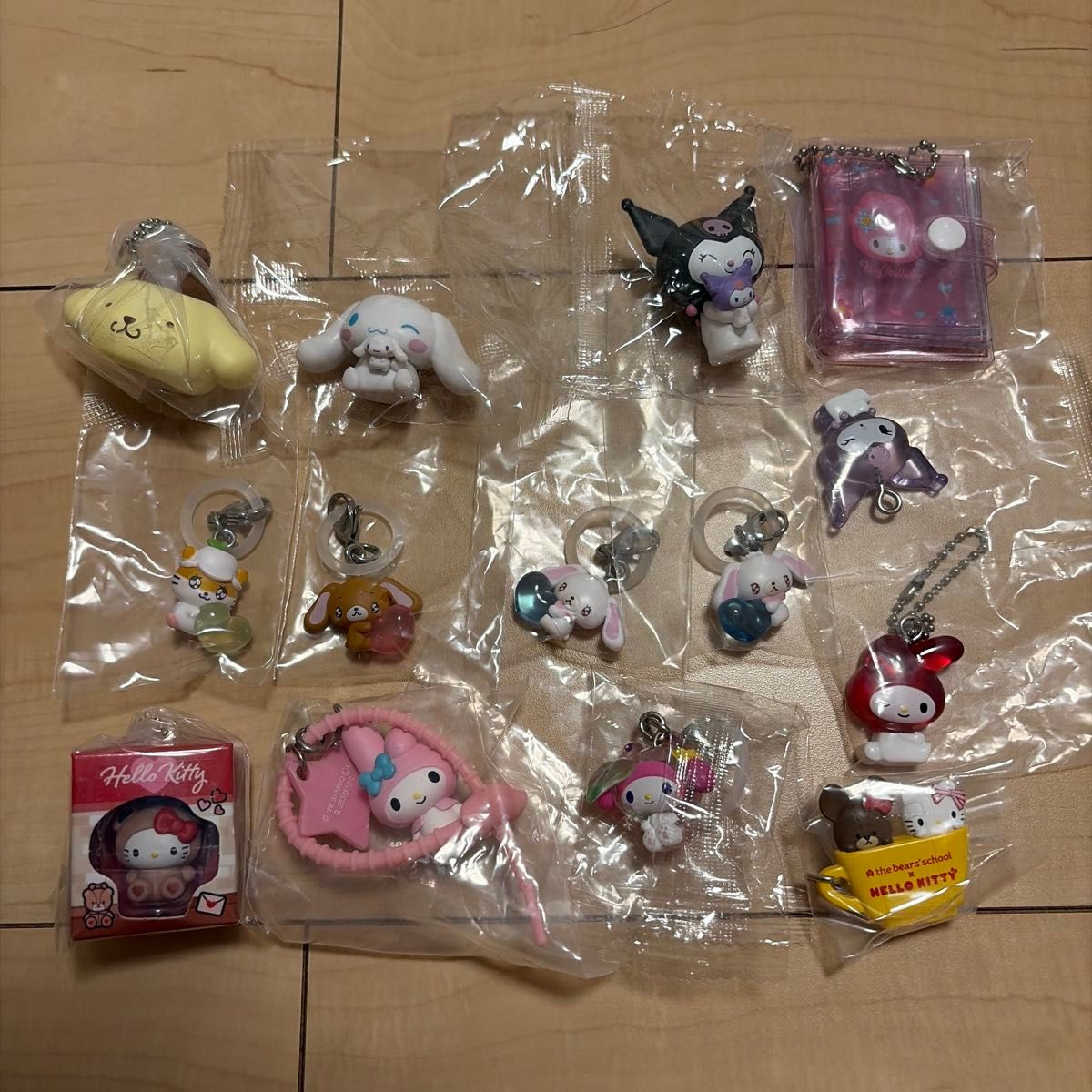 三丽鸥角色徽章饰品扭蛋组合销售 13件套 凯蒂猫、美乐蒂、波姆波姆、可洛米、糖糖兔