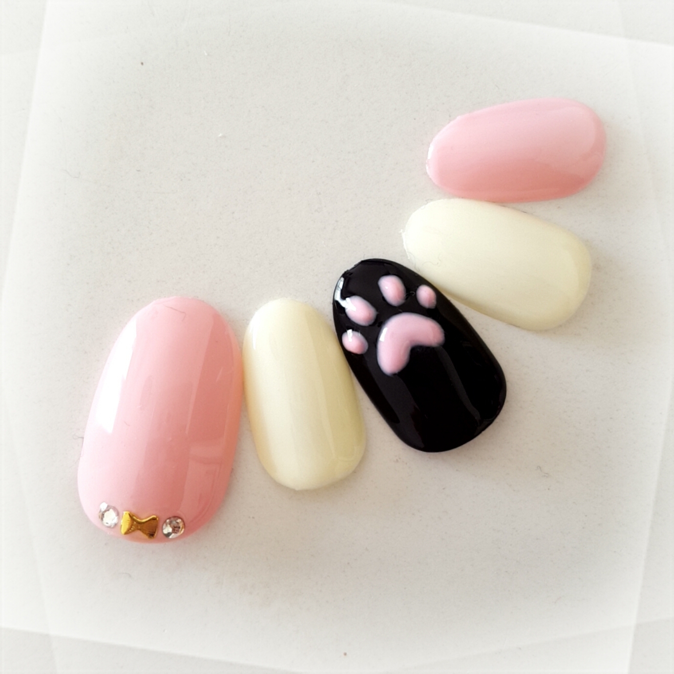 Paw Print Nail Black×Pink