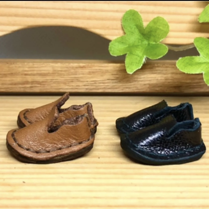 森 迷你靴 一双 miniature boots.