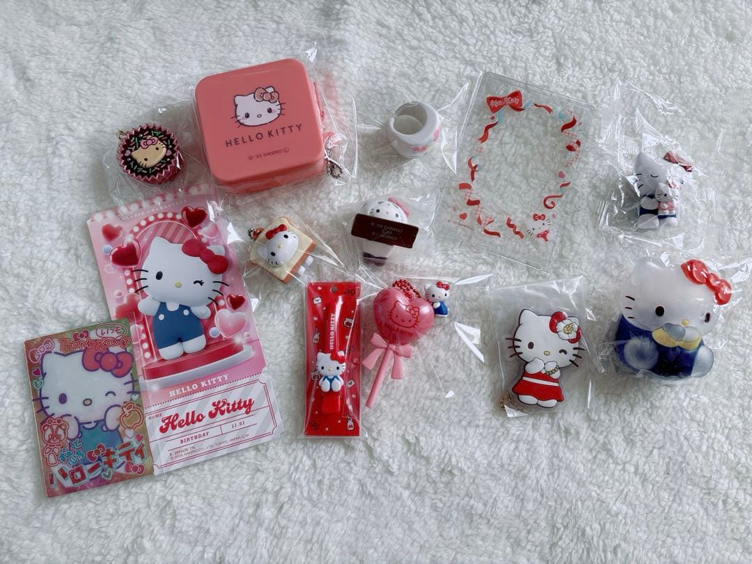 Hello Kitty Goods Bundle Saleෆ ̊*