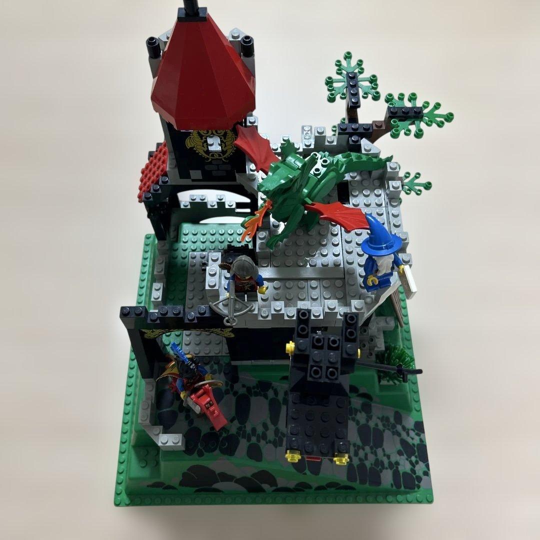 LEGO Castle Series Magic Dragon Castle Minifig