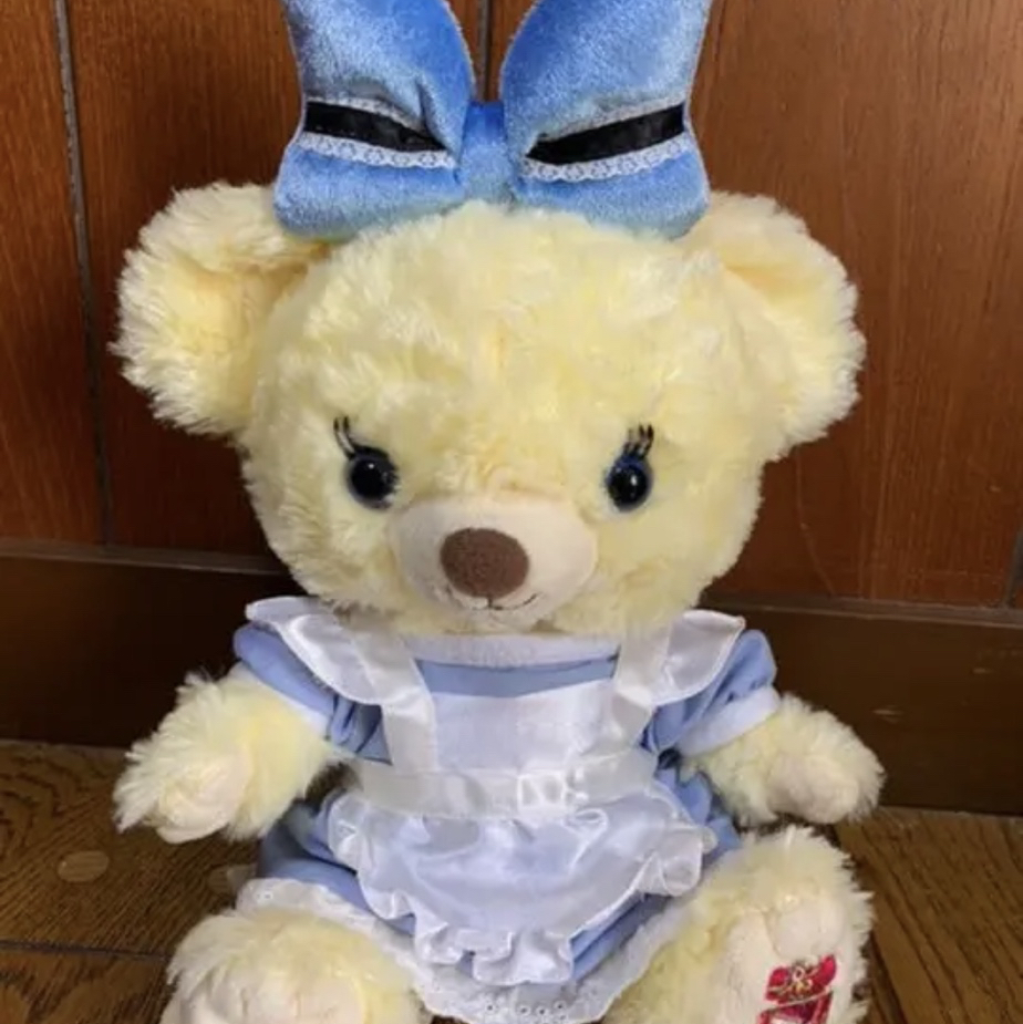 迪士尼优衣库爱丽丝服装有限公司