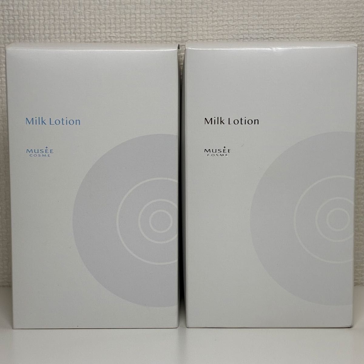 未拆封 美姿化妆品 牛奶润肤乳 滋润加倍 无香型 花束肥皂香型 2种组合装 300毫升