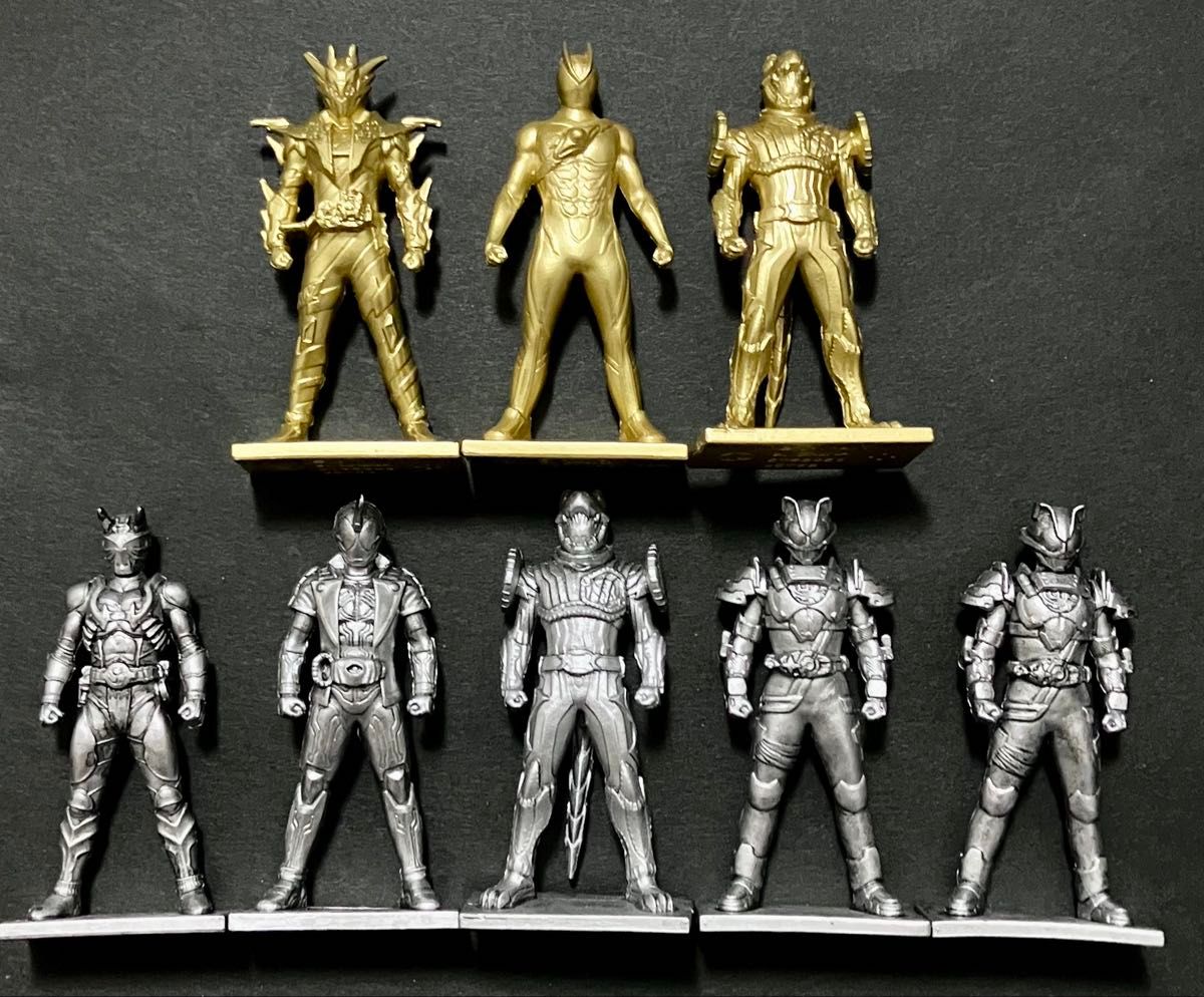 Kamen Rider Choco Snack Figure 8-Piece Set Gold and Silver Color Candy Toy Mini Figures
