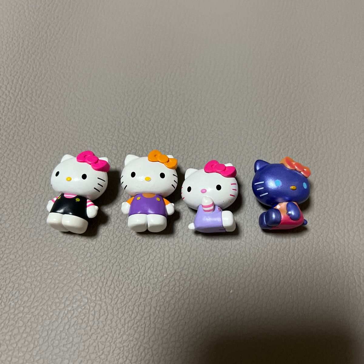 Hello Kitty 惊喜混合系列 手办 4个套装 Sanrio